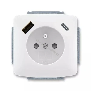 ABB 5569A-A32357 B zásuvka jednonásobná s ochr. kolíkem a clonkami 2x USB nabíjení A+C bezšroubová Tango - bílá
